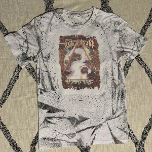 Size M Cricut Def Leppard tee